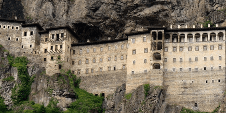 Eine Reise mit einem Mietwagen nach Trabzon: Sumela Kloster!